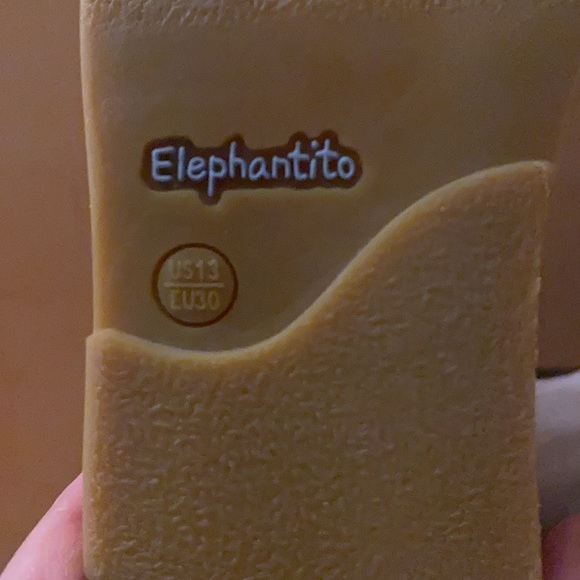 Girls silver zip up boots size 13. Very good condition - Picture 2 of 4